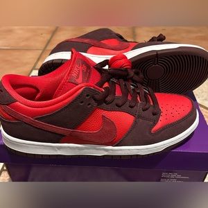 Nike Sb 🍒 Dunk Rare 🔥 🔥 M 9 W 10.5 🛹 🏀 👟 Athleisure Special Shoe Brand New